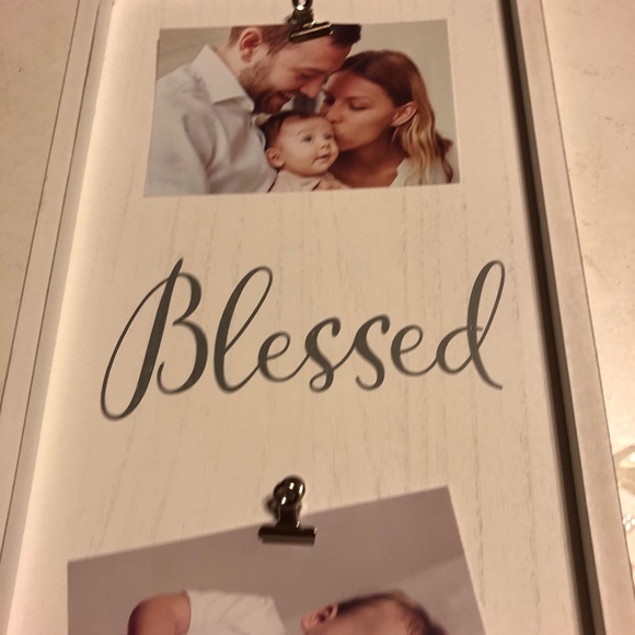 Sentiment  frame - Picture 2 of 12